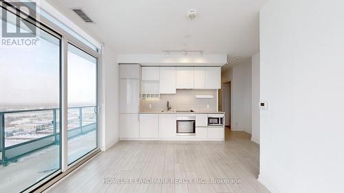 3109 - 950 Portage Parkway, Vaughan, ON - Indoor Photo Showing Kitchen