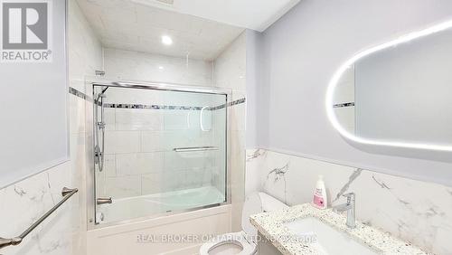 Upper - 87 Golfdown Drive, Toronto, ON - Indoor Photo Showing Bathroom