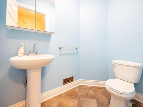 Powder room - 34 Rue De Fontenelle, Candiac, QC - Indoor Photo Showing Bathroom