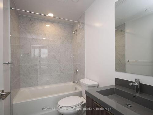 236-20 O'Neill Rd, Toronto, ON - Indoor Photo Showing Bathroom