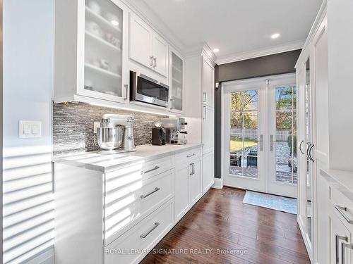 1445 Islington Ave, Toronto, ON - Indoor Photo Showing Kitchen With Upgraded Kitchen