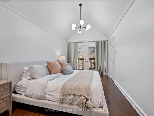 1445 Islington Ave, Toronto, ON - Indoor Photo Showing Bedroom