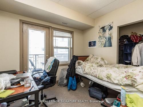 506-251 Lester St, Waterloo, ON - Indoor Photo Showing Bedroom