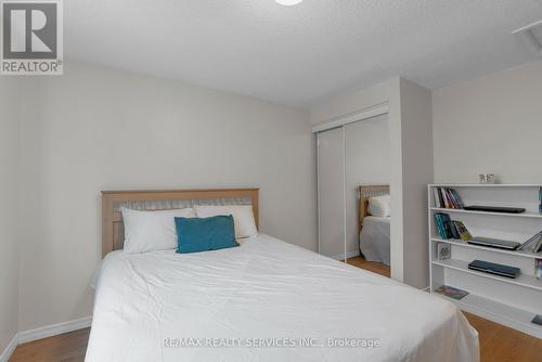 95 Martindale Crescent, Brampton, ON - Indoor Photo Showing Bedroom