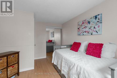 95 Martindale Crescent, Brampton, ON - Indoor Photo Showing Bedroom