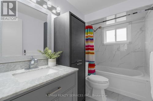 95 Martindale Crescent, Brampton, ON - Indoor Photo Showing Bathroom