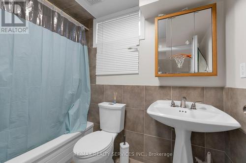 95 Martindale Crescent, Brampton, ON - Indoor Photo Showing Bathroom