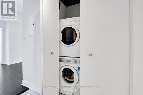 2504 - 179 Metcalfe Street, Ottawa, ON - Indoor Photo Showing Laundry Room