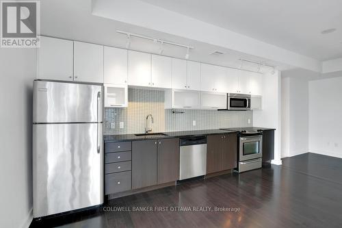 2504 - 179 Metcalfe Street, Ottawa, ON - Indoor Photo Showing Kitchen