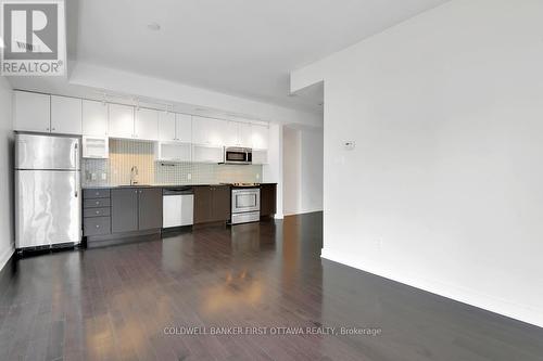 2504 - 179 Metcalfe Street, Ottawa, ON - Indoor Photo Showing Kitchen