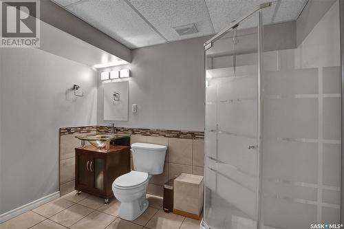 210 L Avenue N, Saskatoon, SK - Indoor Photo Showing Bathroom