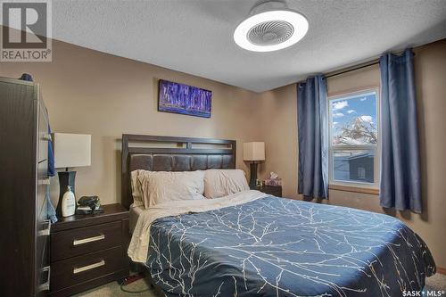 210 L Avenue N, Saskatoon, SK - Indoor Photo Showing Bedroom