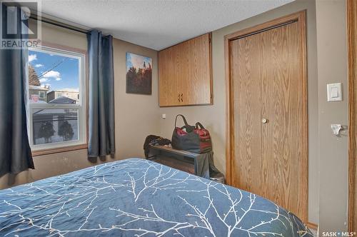 210 L Avenue N, Saskatoon, SK - Indoor Photo Showing Bedroom