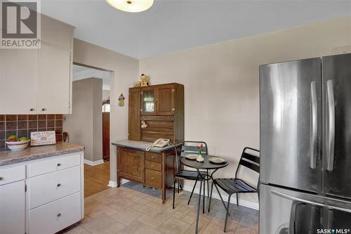 918 Henry Street, Moose Jaw, SK - Indoor Photo Showing Kitchen