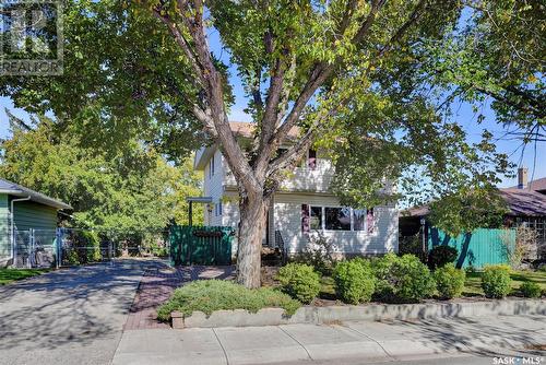 918 Henry Street, Moose Jaw, SK - Outdoor