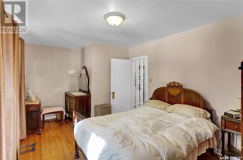 918 Henry Street, Moose Jaw, SK - Indoor Photo Showing Bedroom