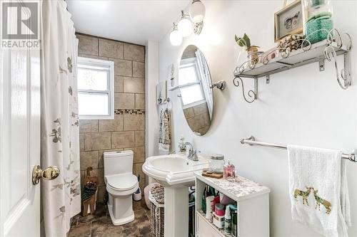 2024 Hebert Street, Sudbury, ON - Indoor Photo Showing Bathroom