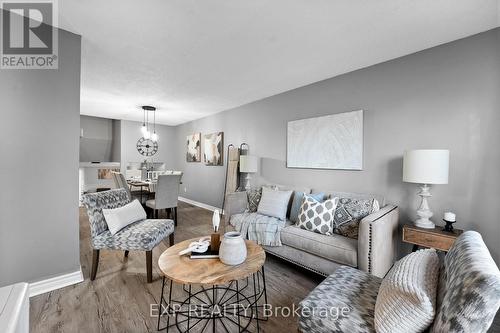 39 Inglis Avenue, Clarington, ON - Indoor Photo Showing Living Room