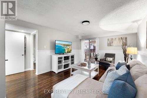 39 Inglis Avenue, Clarington, ON - Indoor Photo Showing Living Room