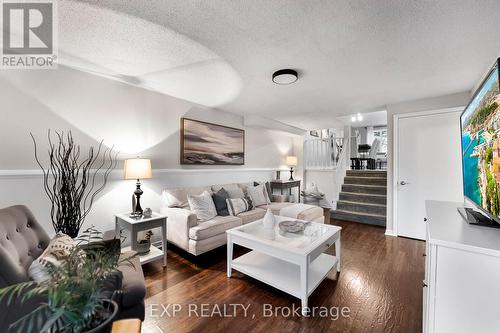 39 Inglis Avenue, Clarington, ON - Indoor Photo Showing Living Room