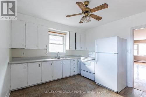 385 Mary Street N, Oshawa, ON - Indoor Photo Showing Kitchen With Double Sink