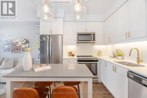 616 - 7895 Jane Street, Vaughan, ON - Indoor Photo Showing Kitchen With Upgraded Kitchen