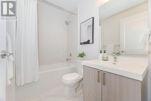 616 - 7895 Jane Street, Vaughan, ON - Indoor Photo Showing Bathroom