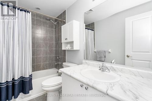 406 - 161 Wellington Street E, New Tecumseth, ON - Indoor Photo Showing Bathroom