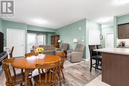 406 - 161 Wellington Street E, New Tecumseth, ON - Indoor Photo Showing Dining Room