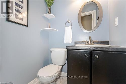 125 Ferndale Drive S, Barrie, ON - Indoor Photo Showing Bathroom