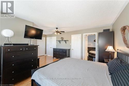 125 Ferndale Drive S, Barrie, ON - Indoor Photo Showing Bedroom