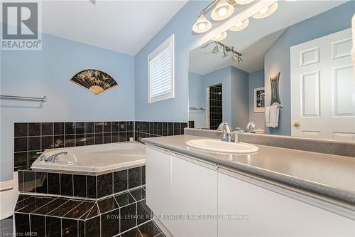 125 Ferndale Drive S, Barrie, ON - Indoor Photo Showing Bathroom