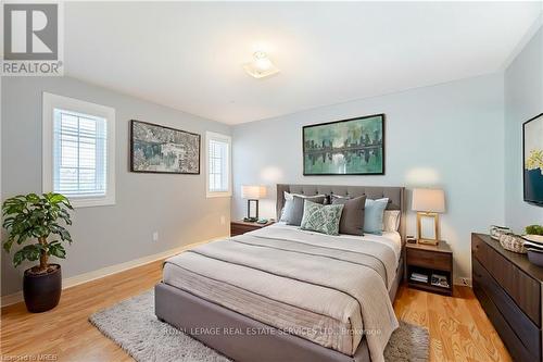 125 Ferndale Drive S, Barrie, ON - Indoor Photo Showing Bedroom