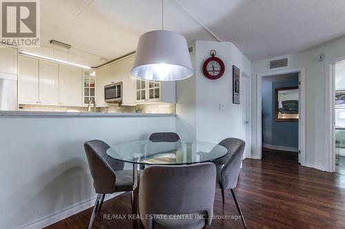 102 - 2040 Cleaver Avenue, Burlington, ON - Indoor Photo Showing Dining Room