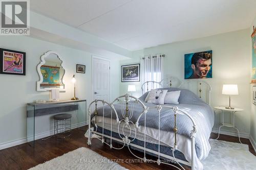 102 - 2040 Cleaver Avenue, Burlington, ON - Indoor Photo Showing Bedroom