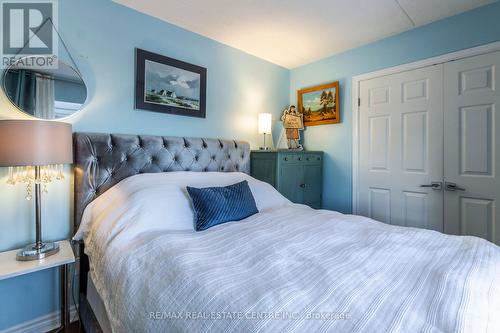 102 - 2040 Cleaver Avenue, Burlington, ON - Indoor Photo Showing Bedroom