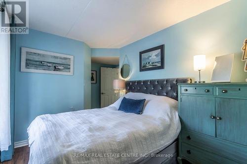 102 - 2040 Cleaver Avenue, Burlington, ON - Indoor Photo Showing Bedroom