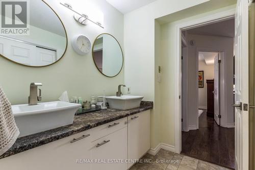 102 - 2040 Cleaver Avenue, Burlington, ON - Indoor Photo Showing Bathroom