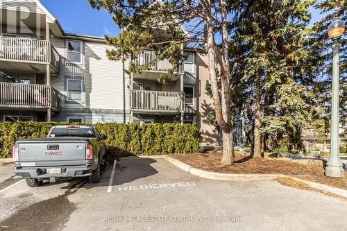 102 - 2040 Cleaver Avenue, Burlington, ON - Outdoor