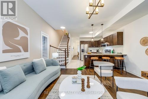 4152 Galileo Common, Burlington, ON - Indoor Photo Showing Living Room