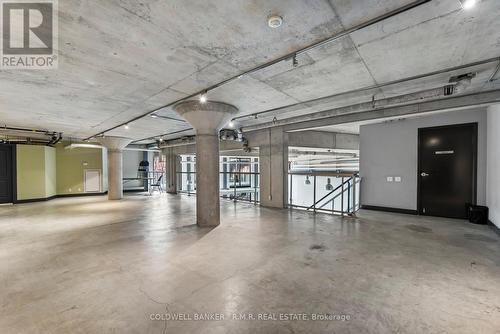 313 - 363 Sorauren Avenue, Toronto, ON - Indoor Photo Showing Garage