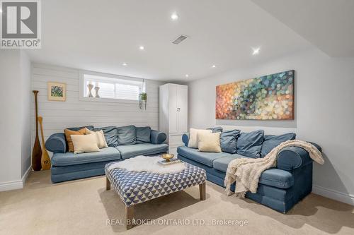 1168 Westerdam Road, Mississauga, ON - Indoor Photo Showing Living Room