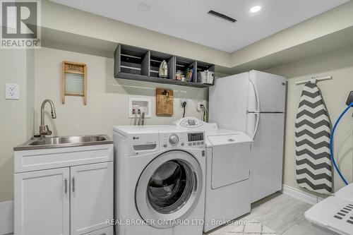 1168 Westerdam Road, Mississauga, ON - Indoor Photo Showing Laundry Room