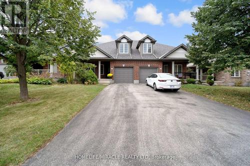 93 Lynch Circle S, Guelph, ON - Outdoor With Facade