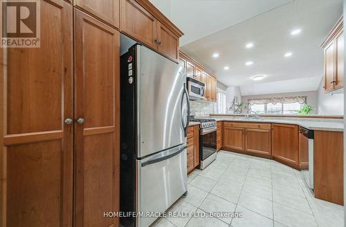 93 Lynch Circle S, Guelph, ON - Indoor Photo Showing Kitchen