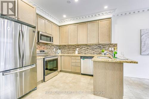 3078 Janice Drive, Oakville, ON - Indoor Photo Showing Kitchen With Stainless Steel Kitchen With Upgraded Kitchen