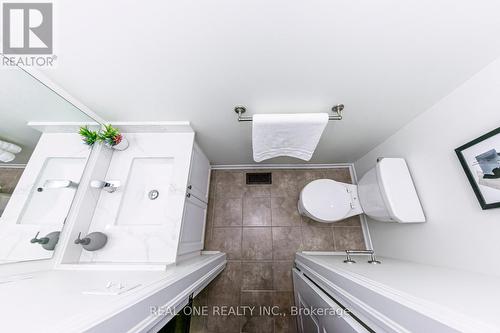 3078 Janice Drive, Oakville, ON - Indoor Photo Showing Bathroom