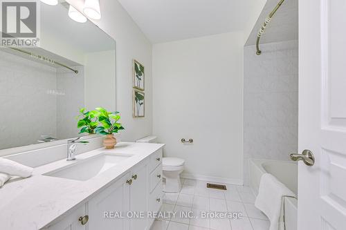 3078 Janice Drive, Oakville, ON - Indoor Photo Showing Bathroom