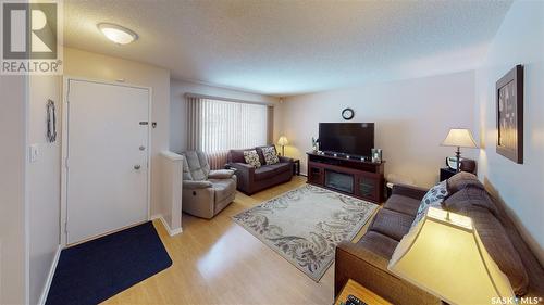 88 Thorn Crescent, Regina, SK - Indoor Photo Showing Living Room