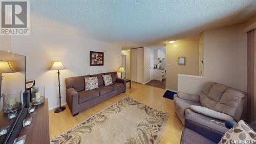 88 Thorn Crescent, Regina, SK - Indoor Photo Showing Living Room